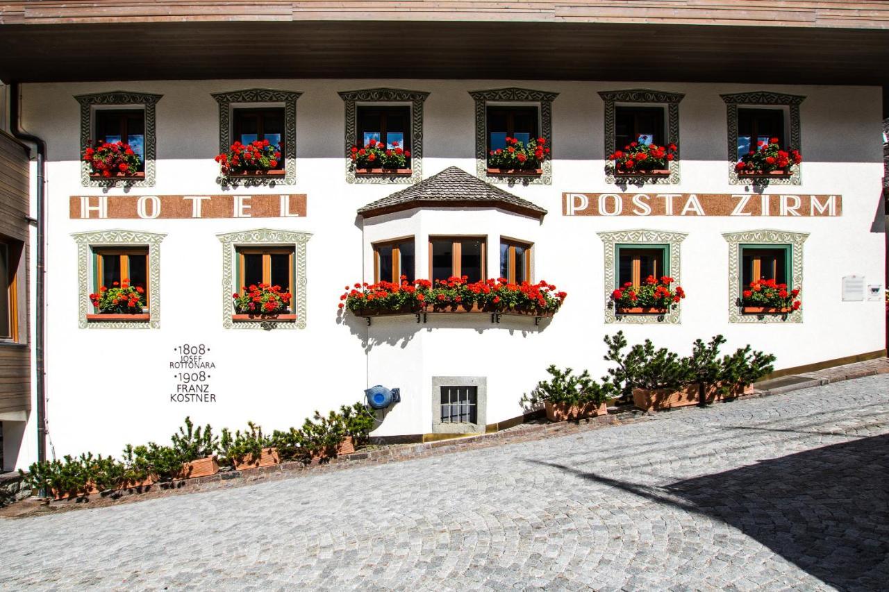 Posta Zirm Hotel Corvara In Badia Kültér fotó