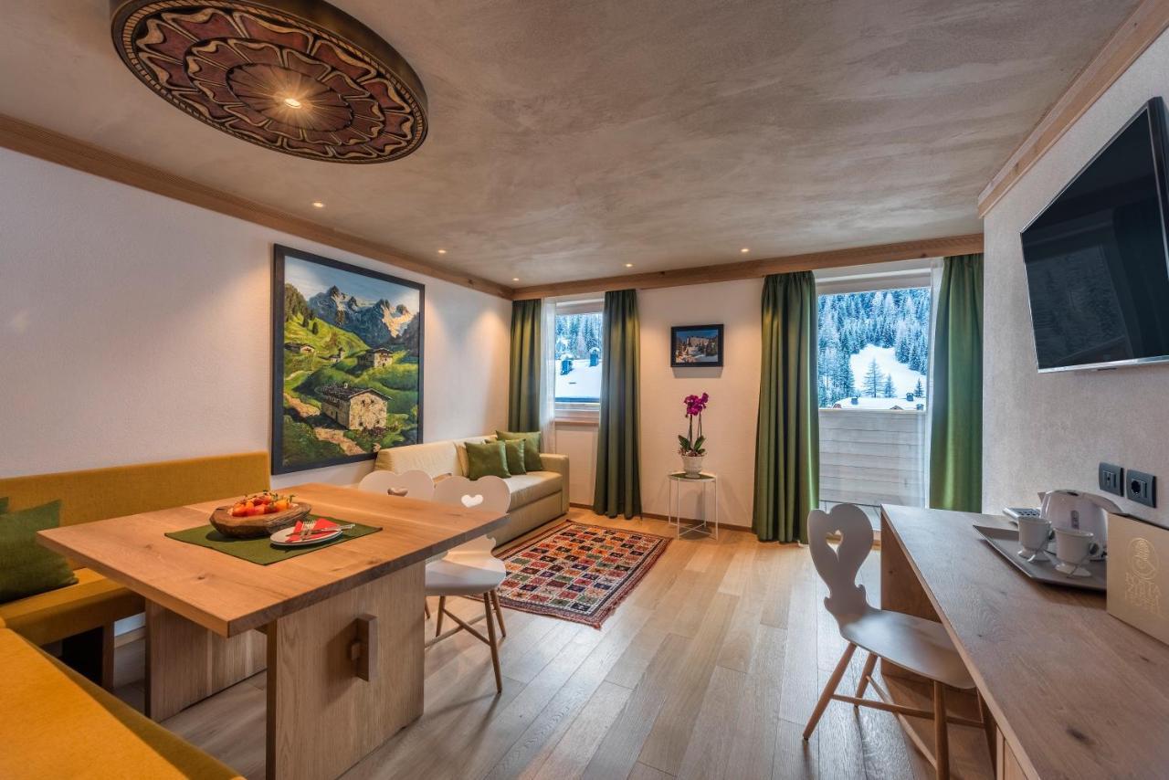 Posta Zirm Hotel Corvara In Badia Kültér fotó