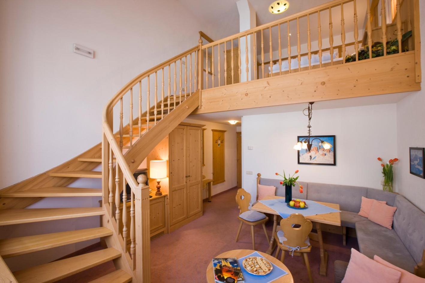Posta Zirm Hotel Corvara In Badia Kültér fotó