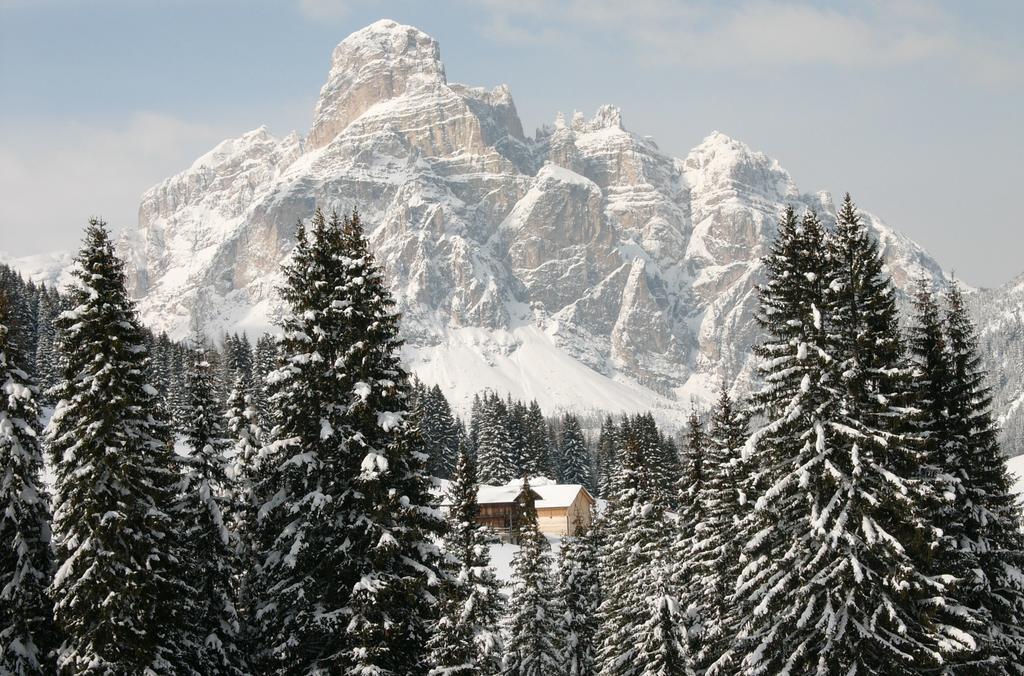 Posta Zirm Hotel Corvara In Badia Kültér fotó